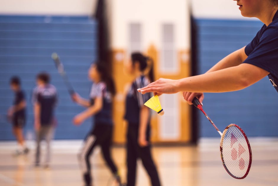 Badminton T-shirts Dame – Find din stil på banen